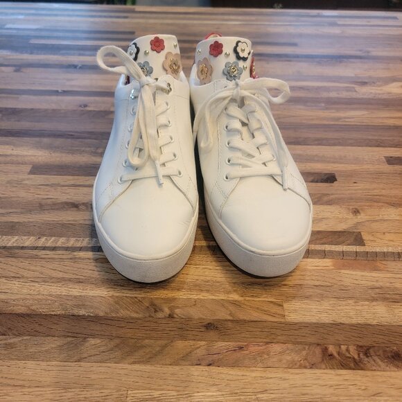 MICHAEL Michael Kors Mindy Floral Embellished White/Red Leather Sneakers - Picture 4 of 14